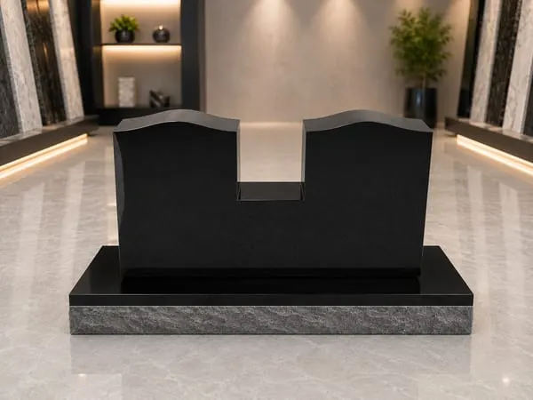 Double serpentine-top monument